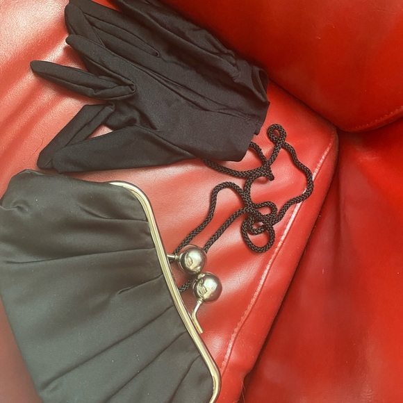 Le chateau clutch bag with gloves - Picture 6 of 12